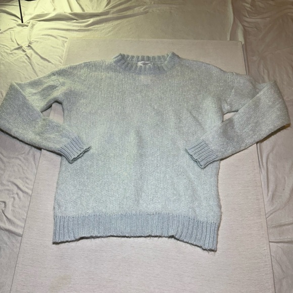 Elegant Women's Light baby blue Crew Neck Sweater - Picture 1 of 4